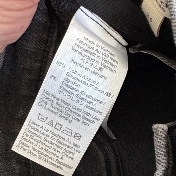 Madewell Black Mid-Rise Kick Out Jeans - Picture 8 of 8
